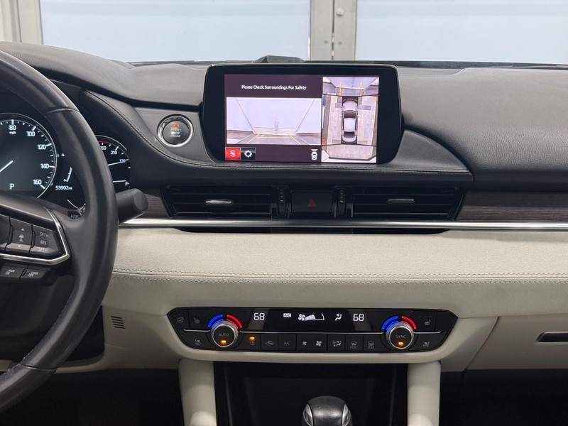 Mazda Mazda6 Vehicle Full-screen Gallery Image 10
