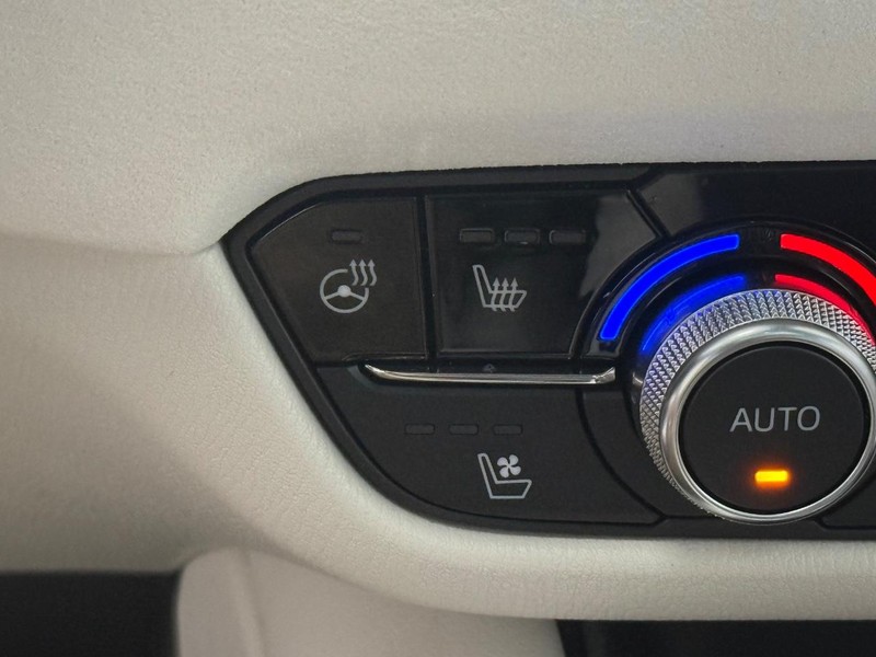 Mazda Mazda6 Vehicle Full-screen Gallery Image 18