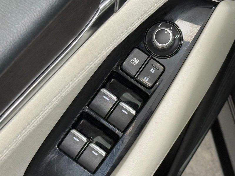 Mazda Mazda6 Vehicle Full-screen Gallery Image 19