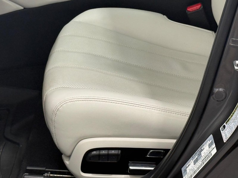 Mazda Mazda6 Vehicle Full-screen Gallery Image 20