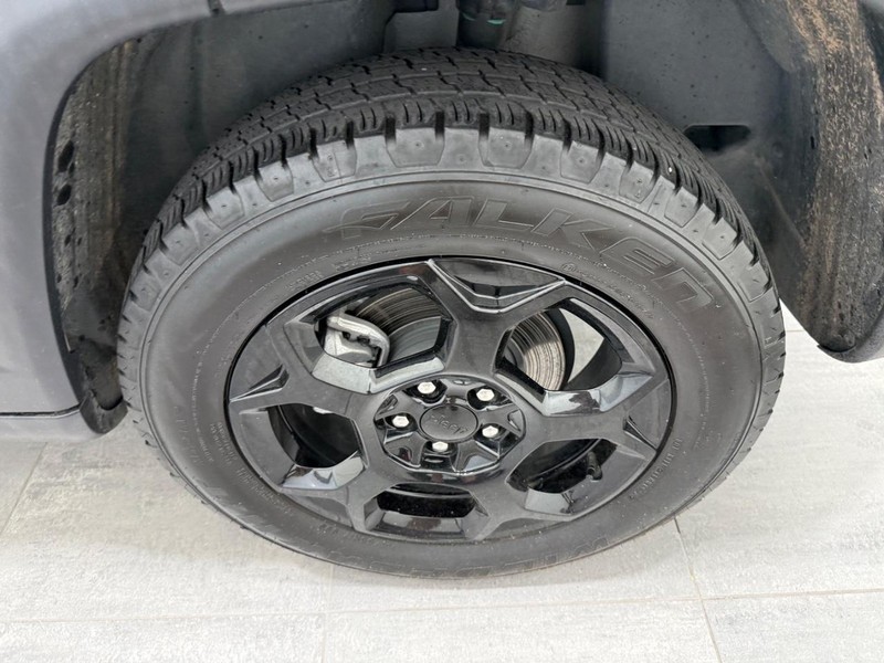 Jeep Compass Vehicle Full-screen Gallery Image 05