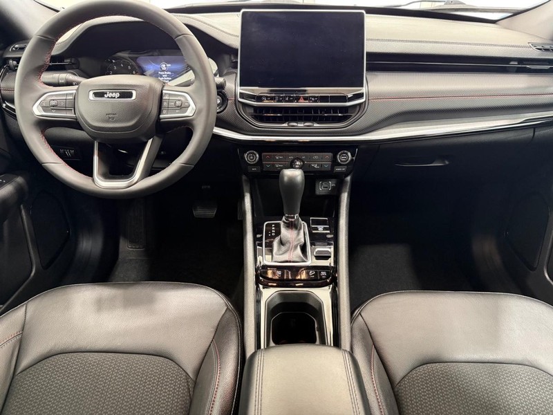 Jeep Compass Vehicle Full-screen Gallery Image 09