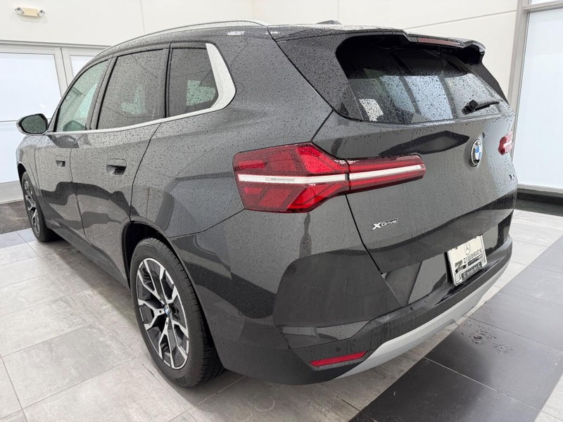BMW X3 Vehicle Full-screen Gallery Image 4