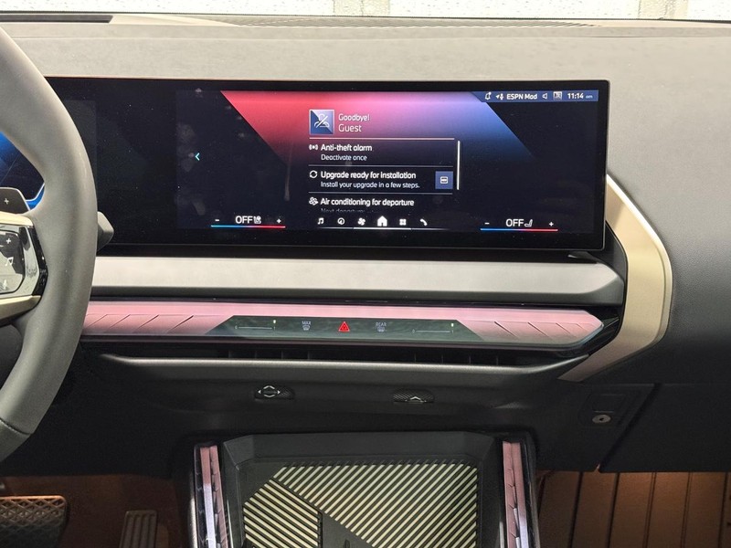 BMW X3 Vehicle Full-screen Gallery Image 10