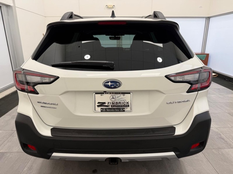 Subaru Outback Vehicle Full-screen Gallery Image 3