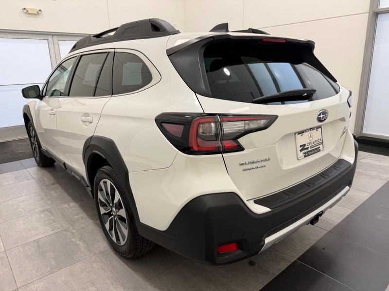 Subaru Outback Vehicle Full-screen Gallery Image 4