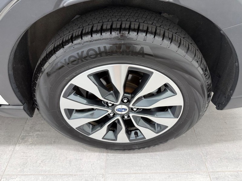 Subaru Outback Vehicle Full-screen Gallery Image 5