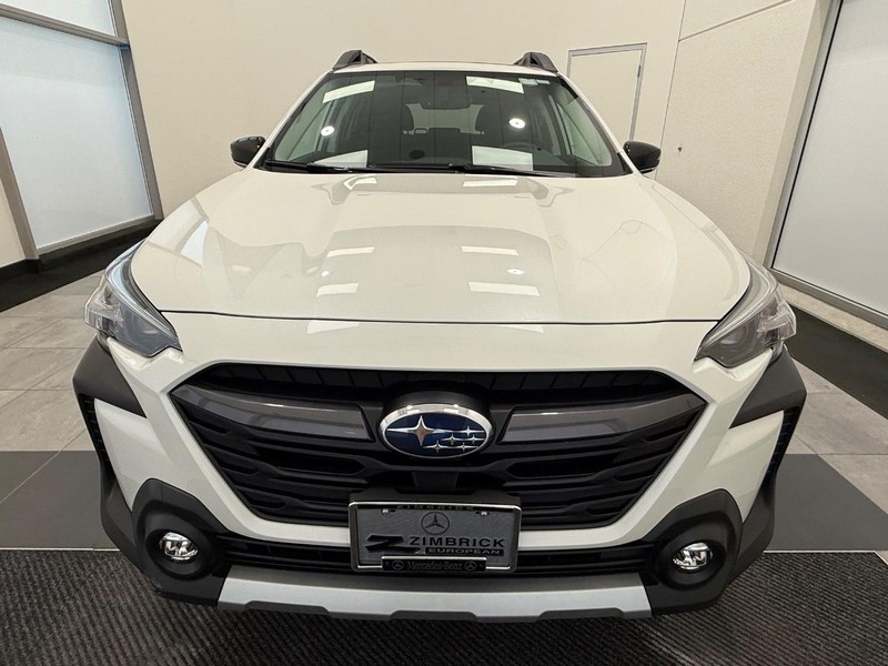 Subaru Outback Vehicle Full-screen Gallery Image 7