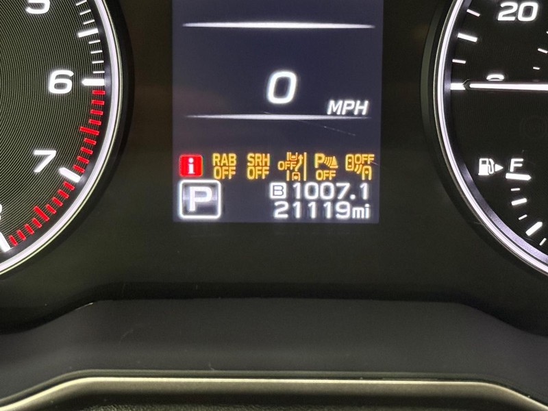 Subaru Outback Vehicle Full-screen Gallery Image 17