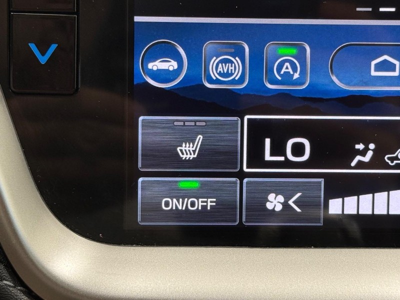 Subaru Outback Vehicle Full-screen Gallery Image 19