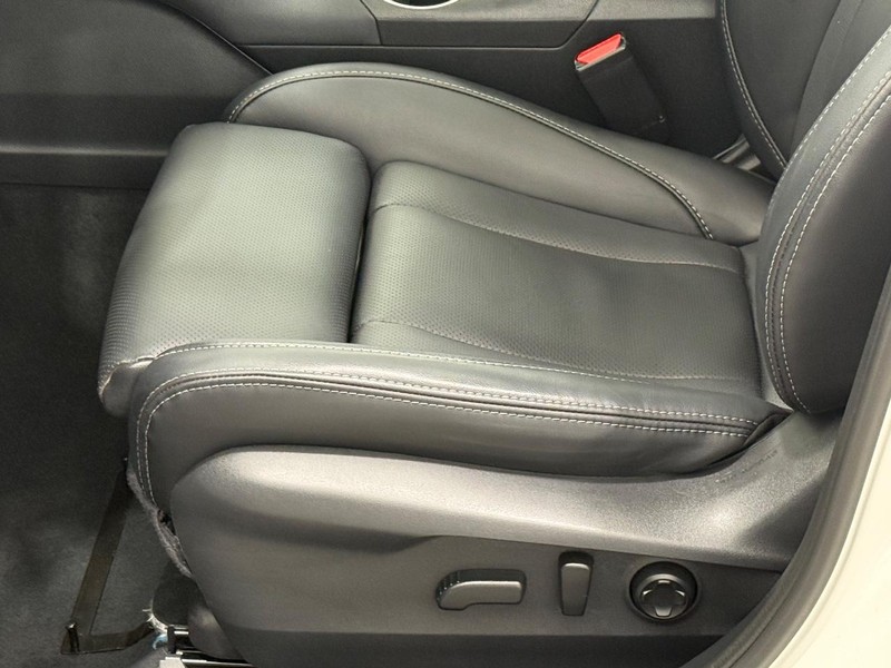 Subaru Outback Vehicle Full-screen Gallery Image 21