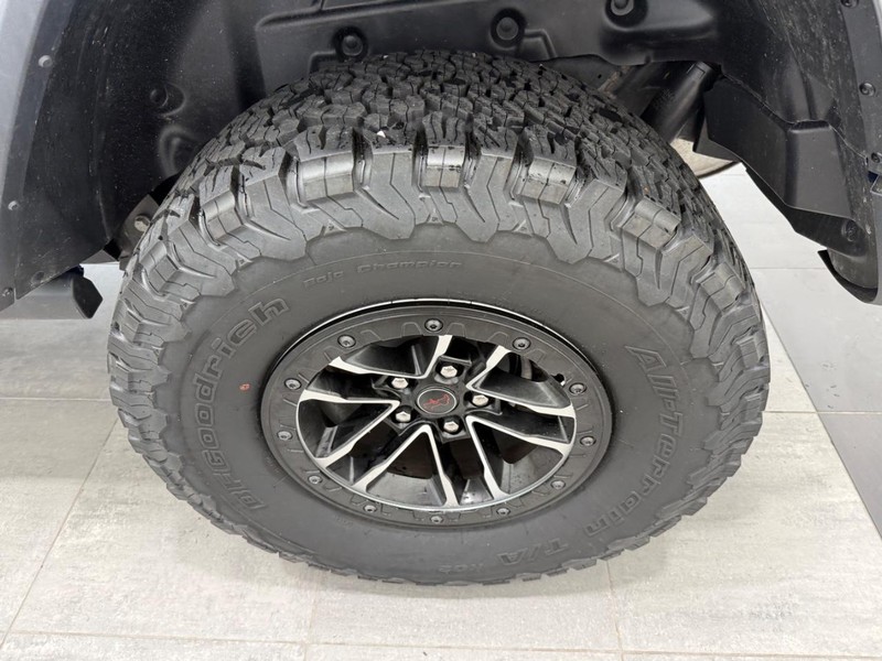 Jeep Wrangler Vehicle Full-screen Gallery Image 05