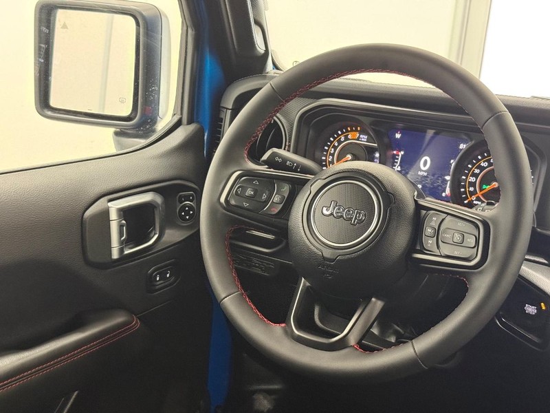 Jeep Wrangler Vehicle Full-screen Gallery Image 12
