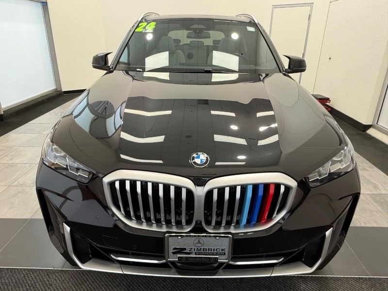 BMW X5 Vehicle Full-screen Gallery Image 7
