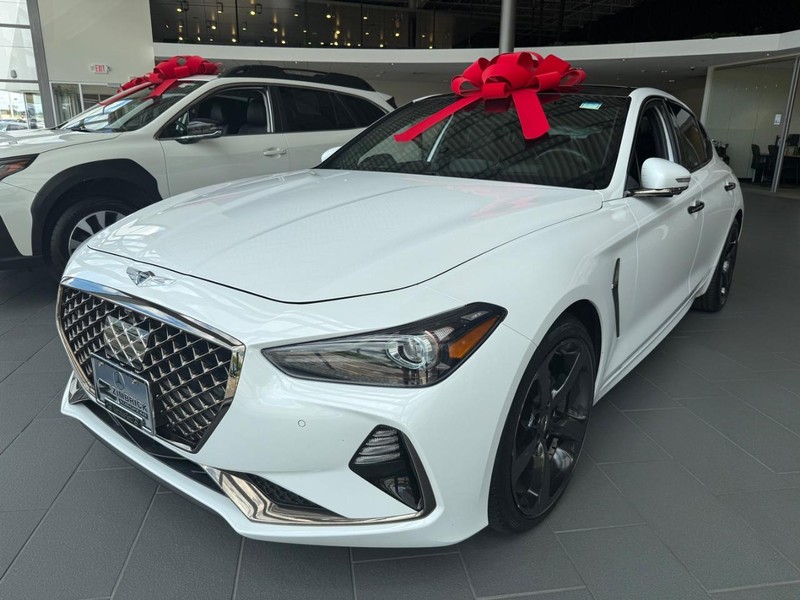 Genesis G70 Vehicle Full-screen Gallery Image 06