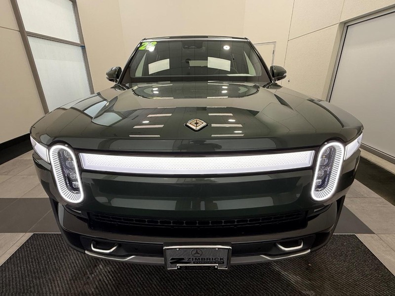 Rivian R1S Vehicle Full-screen Gallery Image 7
