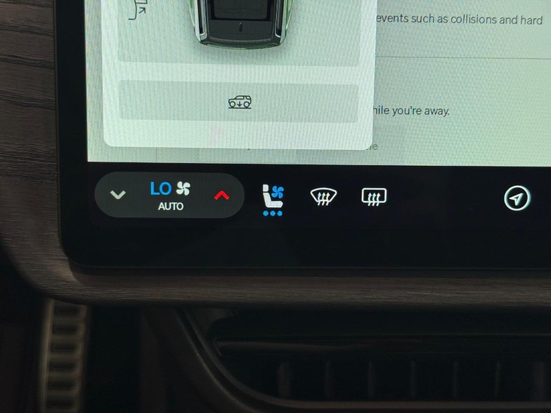 Rivian R1S Vehicle Full-screen Gallery Image 21