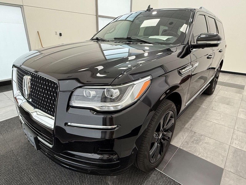 Lincoln Navigator Vehicle Full-screen Gallery Image 6