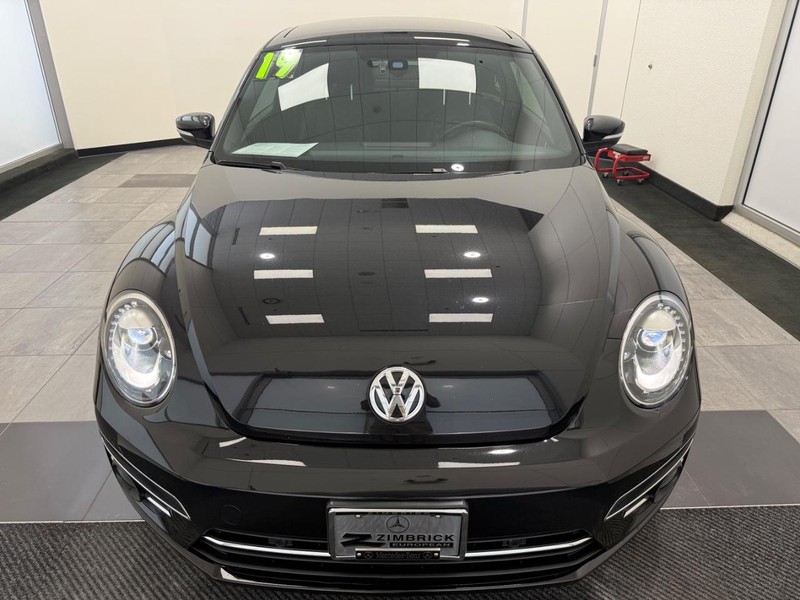 Volkswagen Beetle Vehicle Full-screen Gallery Image 07