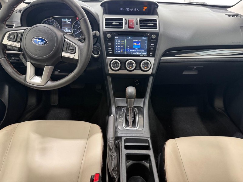 Subaru Crosstrek Vehicle Full-screen Gallery Image 9