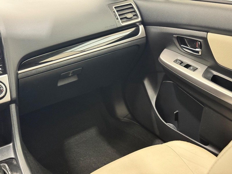 Subaru Crosstrek Vehicle Full-screen Gallery Image 13