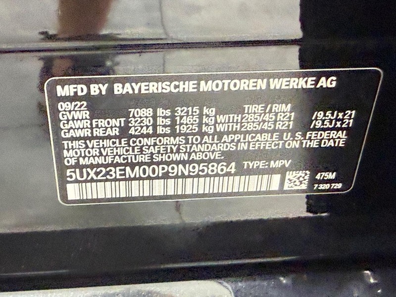 BMW X7 Vehicle Full-screen Gallery Image 21