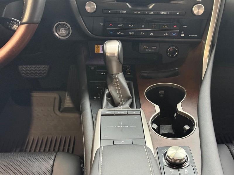 Lexus RX Vehicle Full-screen Gallery Image 11