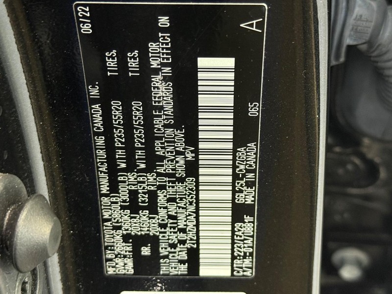 Lexus RX Vehicle Full-screen Gallery Image 21