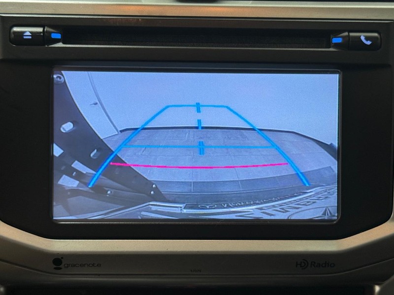 Toyota 4Runner Vehicle Full-screen Gallery Image 17
