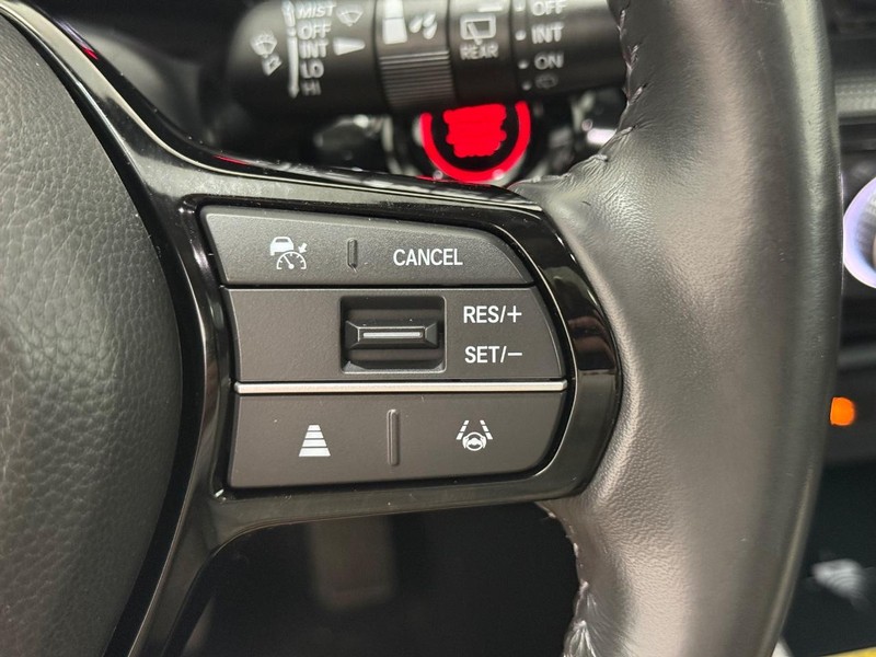 Honda CR-V Vehicle Full-screen Gallery Image 16