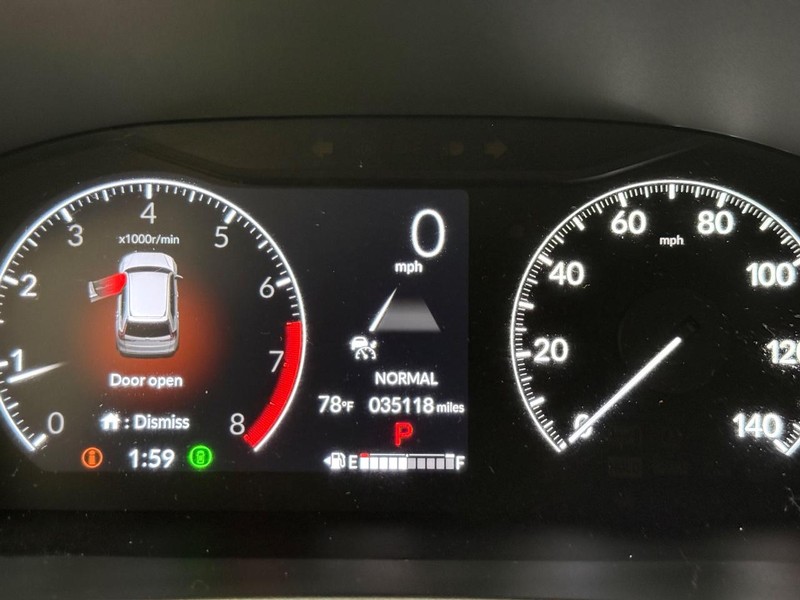 Honda CR-V Vehicle Full-screen Gallery Image 17