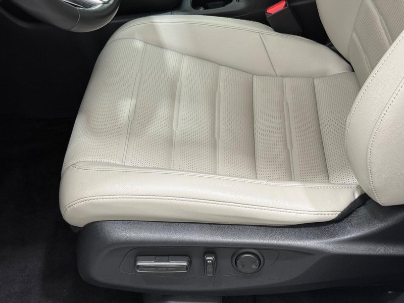 Honda CR-V Vehicle Full-screen Gallery Image 21
