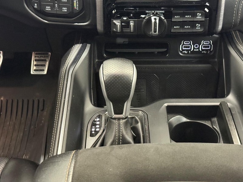 Ram 1500 Vehicle Full-screen Gallery Image 11