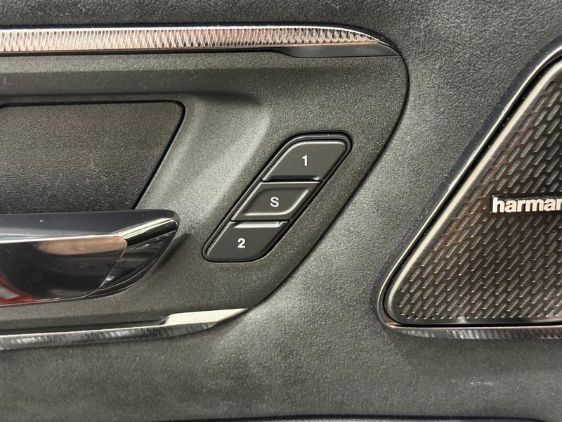 Ram 1500 Vehicle Full-screen Gallery Image 14