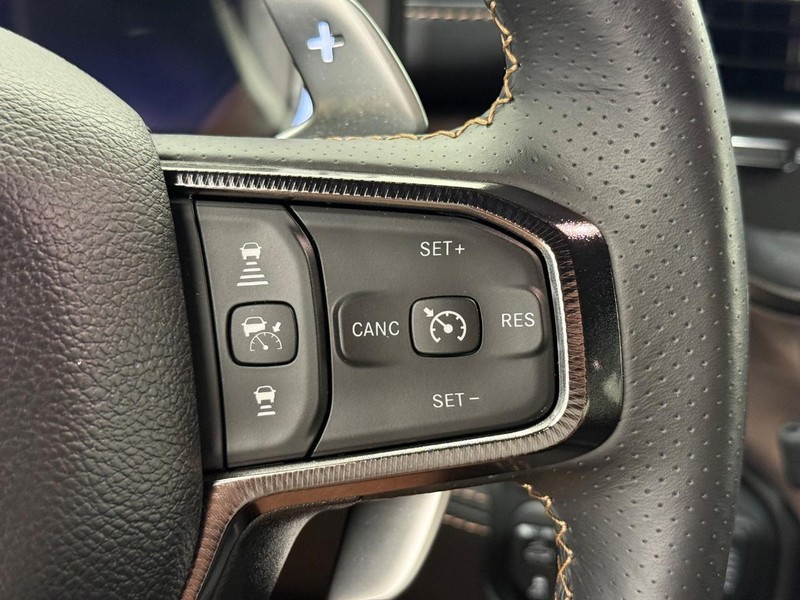 Ram 1500 Vehicle Full-screen Gallery Image 17