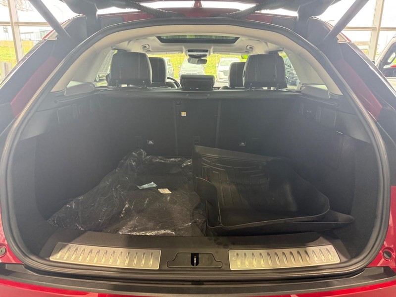 Land Rover Range Rover Velar Vehicle Full-screen Gallery Image 4