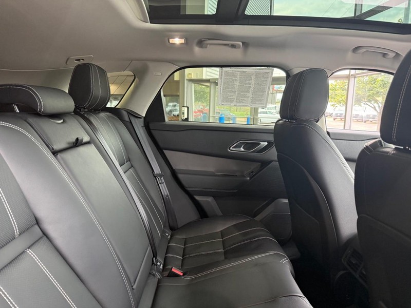Land Rover Range Rover Velar Vehicle Full-screen Gallery Image 9