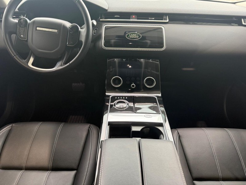 Land Rover Range Rover Velar Vehicle Full-screen Gallery Image 10