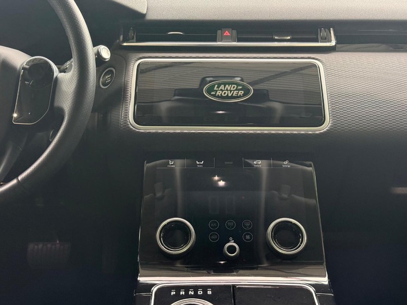 Land Rover Range Rover Velar Vehicle Full-screen Gallery Image 11
