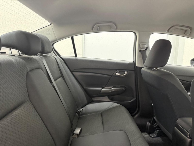 Honda Civic Sedan Vehicle Full-screen Gallery Image 8
