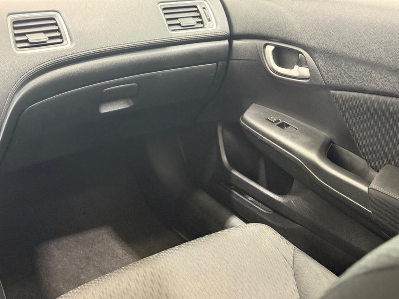 Honda Civic Sedan Vehicle Full-screen Gallery Image 13