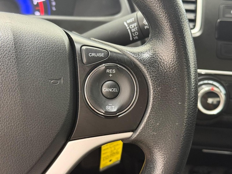 Honda Civic Sedan Vehicle Full-screen Gallery Image 15