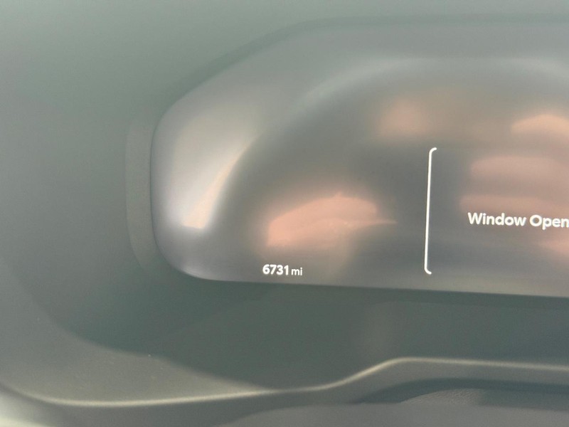 Toyota RAV4 Vehicle Full-screen Gallery Image 19