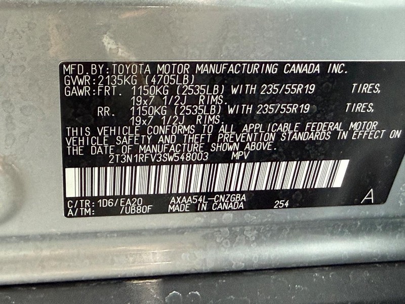 Toyota RAV4 Vehicle Full-screen Gallery Image 23