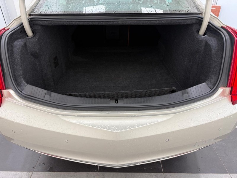 Cadillac XTS Vehicle Full-screen Gallery Image 6