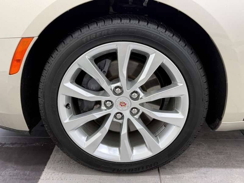 Cadillac XTS Vehicle Full-screen Gallery Image 7
