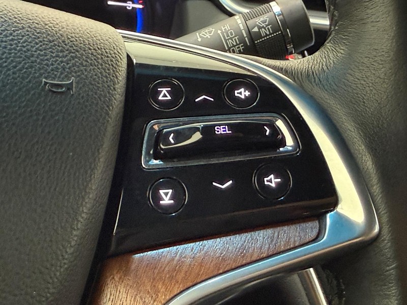 Cadillac XTS Vehicle Full-screen Gallery Image 15