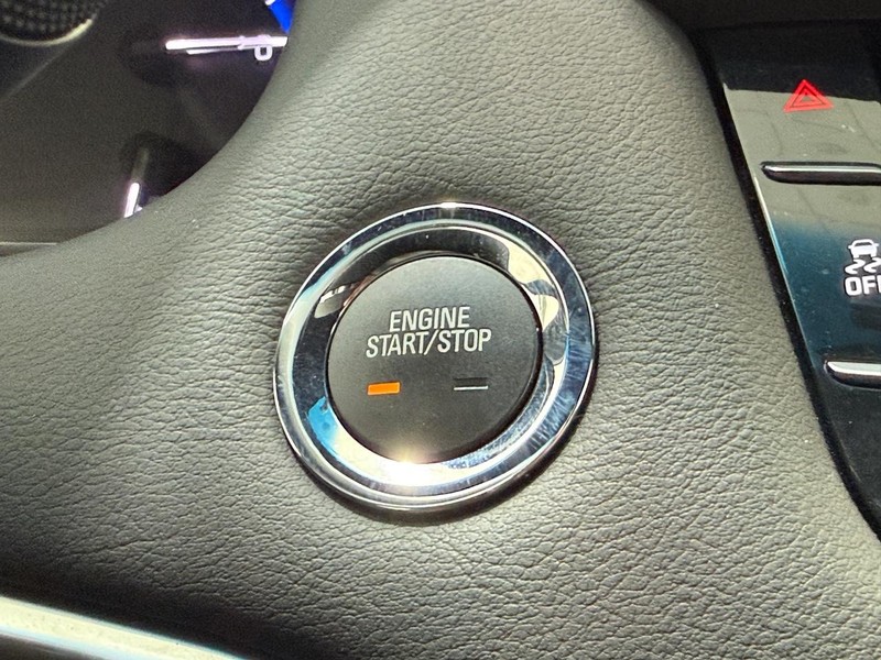 Cadillac XTS Vehicle Full-screen Gallery Image 16