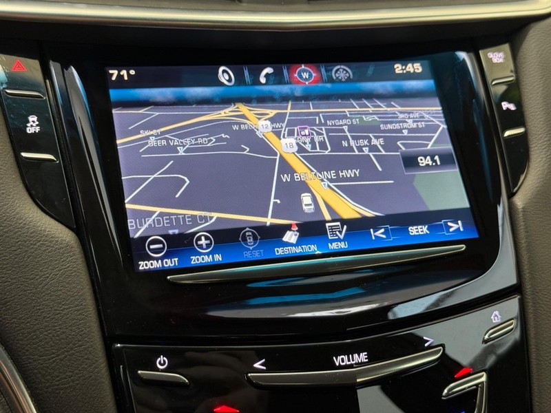 Cadillac XTS Vehicle Full-screen Gallery Image 17