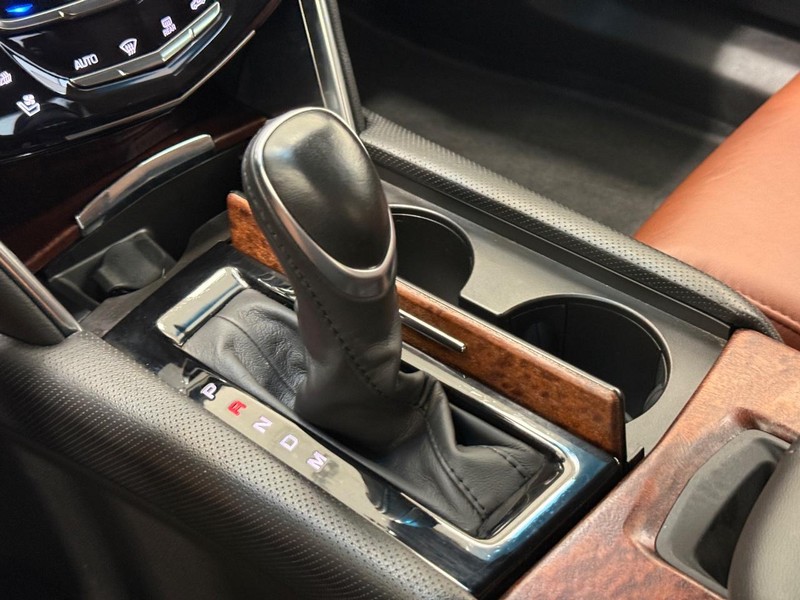Cadillac XTS Vehicle Full-screen Gallery Image 20